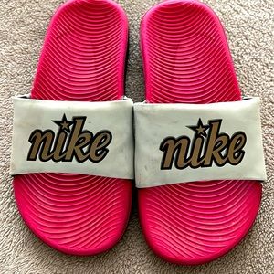 Girls Nike slide sandals 🩴